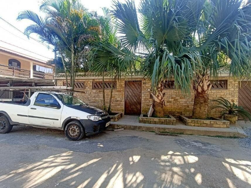 Casa em leilão em Magé - RJ — Casa à venda em leilão