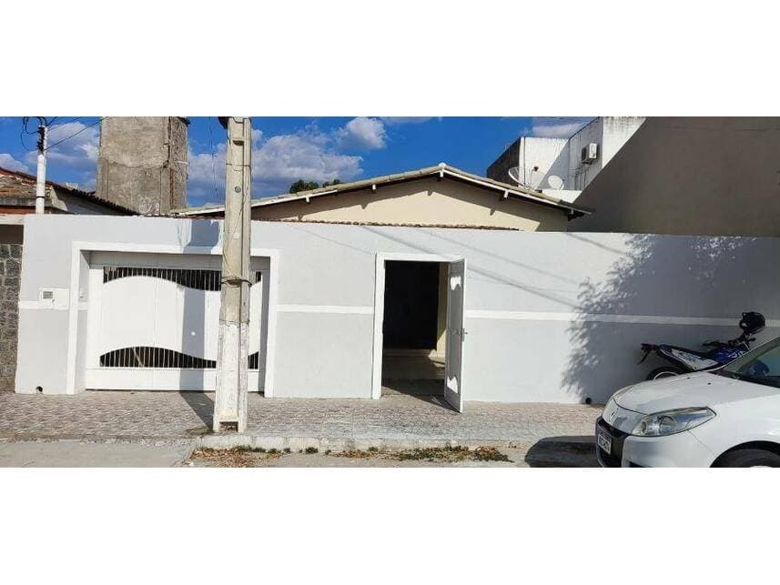 Casa em leilão em Caicó - RN — Casa à venda em leilão