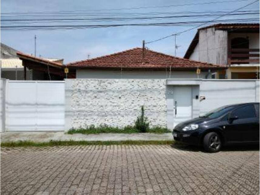 Casa em leilão em Cruzeiro - SP — Casa à venda em leilão