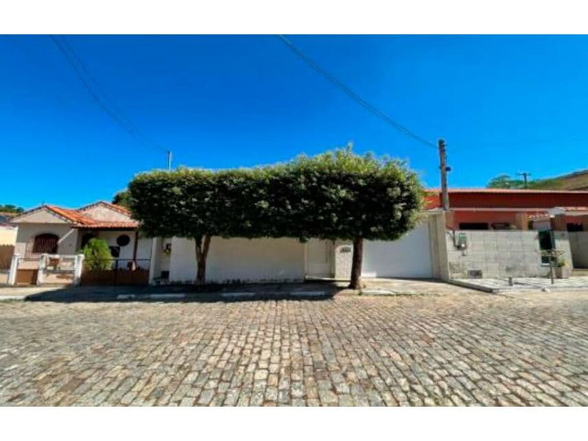 Foto 1 de 3: Casa em leilão em São Fidélis - RJ — Casa à venda em leilão