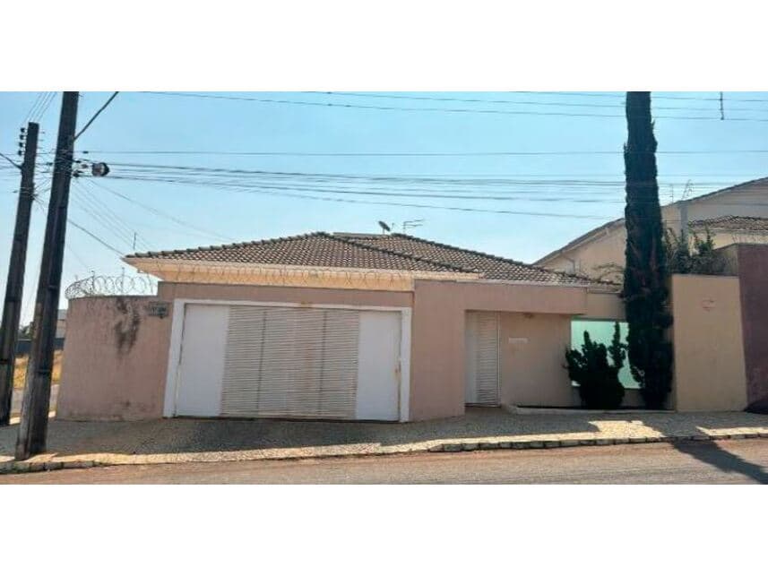 Foto 1 de 2: Casa em leilão em Catalão - GO — Casa à venda em leilão
