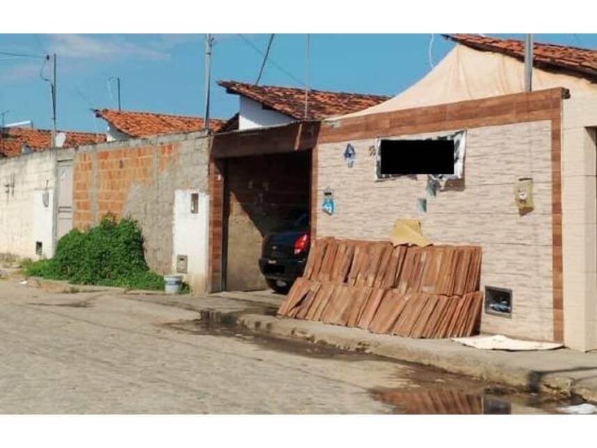 Casa em leilão em Aracaju - SE — Casa à venda em leilão