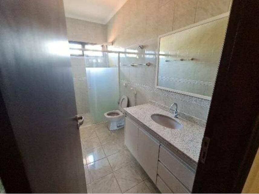Foto 12 de 17: Casa em leilão em Bauru - SP — Casa à venda em leilão