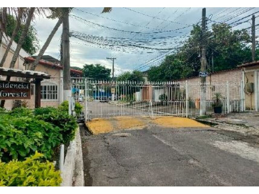 Casa em leilão em Rio De Janeiro - RJ — Casa à venda em leilão