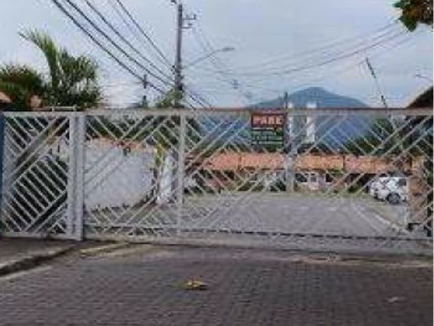 Casa em leilão em Rio De Janeiro - RJ — Casa à venda em leilão