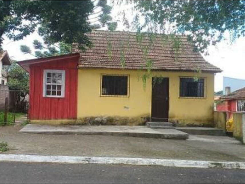 Casa em leilão em Castro - PR — Casa à venda em leilão