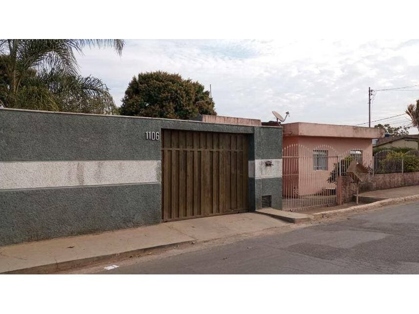 Foto 1 de 16: Casa em leilão em Matozinhos - MG — Casa à venda em leilão