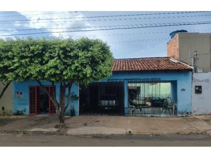Casa em leilão em Rondonópolis - MT — Casa à venda em leilão