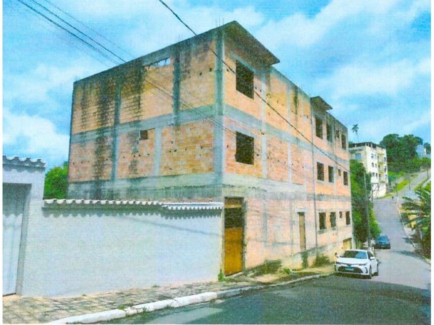Foto 1 de 11: Casa em leilão em Pitangui - MG — Casa à venda em leilão