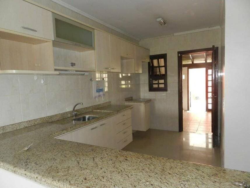 Foto 8 de 13: Casa em leilão em Porto Alegre - RS — Casa à venda em leilão