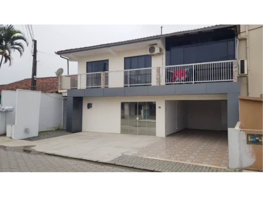 Foto 1 de 40: Comercial em leilão em Joinville - SC — Residencial / Comercial à venda em leilão