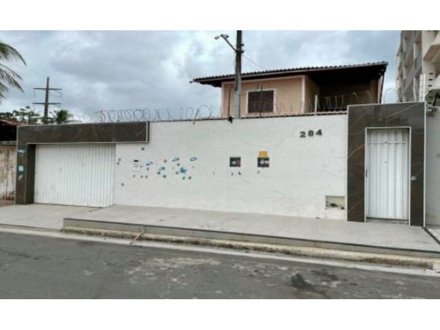 Casa em leilão em Caucaia - CE — Casa à venda em leilão