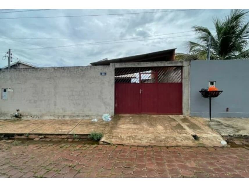 Casa em leilão em Diamantino - MT — Casa à venda em leilão