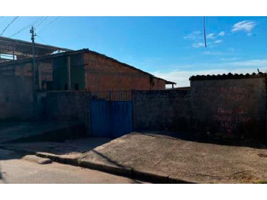 Foto 3 de 5: Casa em leilão em Santa Bárbara - MG — Casa à venda em leilão