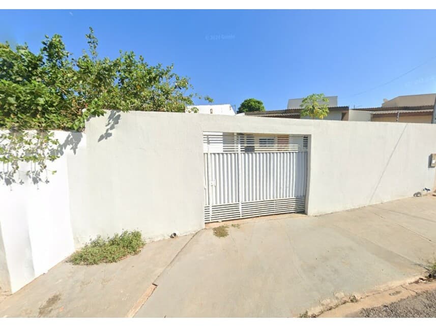 Casa em leilão em Várzea Grande - MT — Casa à venda em leilão