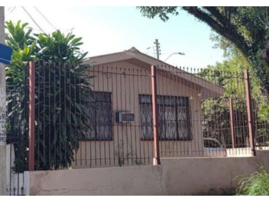 Casa em leilão em Porto Alegre - RS — Casa à venda em leilão
