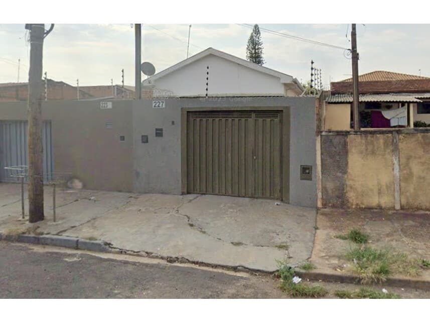 Casa em leilão em Araraquara - SP — Casa à venda em leilão