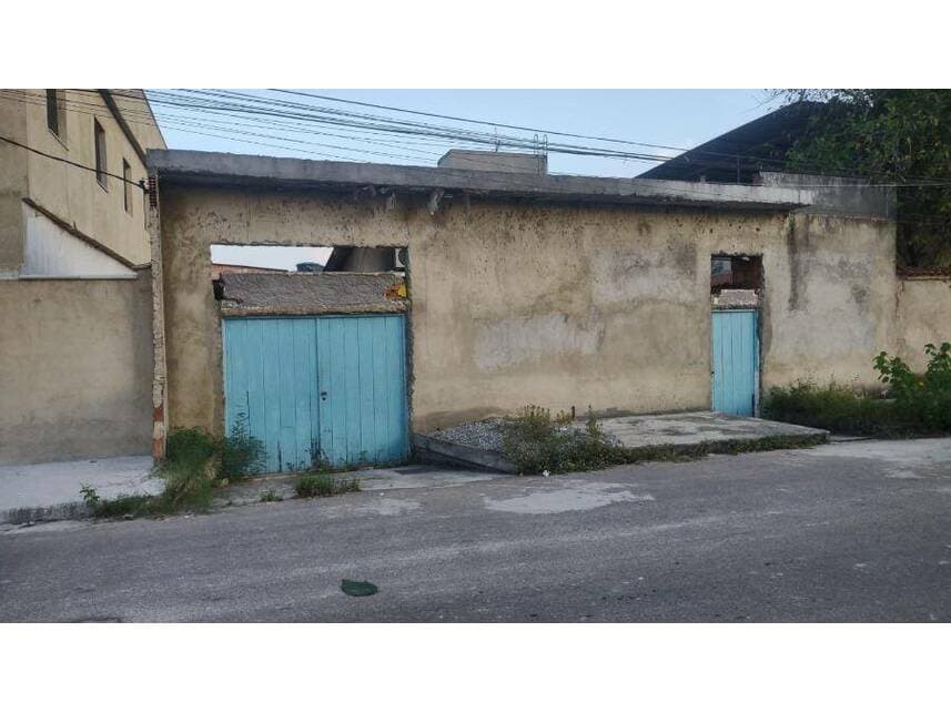 Casa em leilão em Duque De Caxias - RJ — Casa à venda em leilão