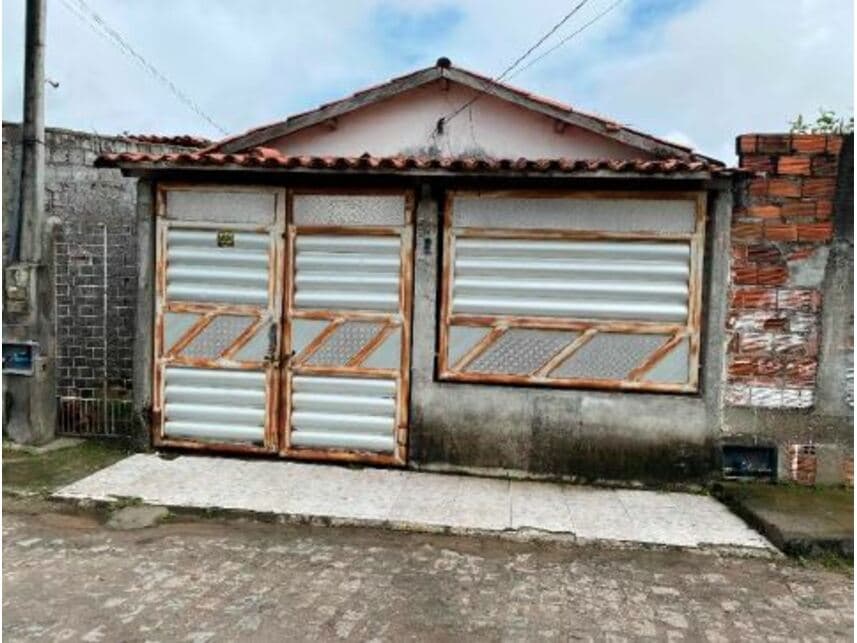 Foto 1 de 5: Casa em leilão em Ipirá - BA — Casa à venda em leilão