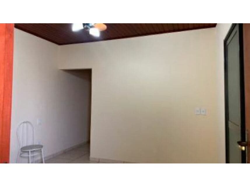 Foto 11 de 20: Casa em leilão em Botucatu - SP — Casa à venda em leilão