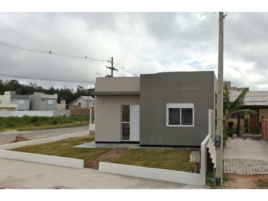 Casa em leilão em Pelotas - RS — Casa à venda em leilão