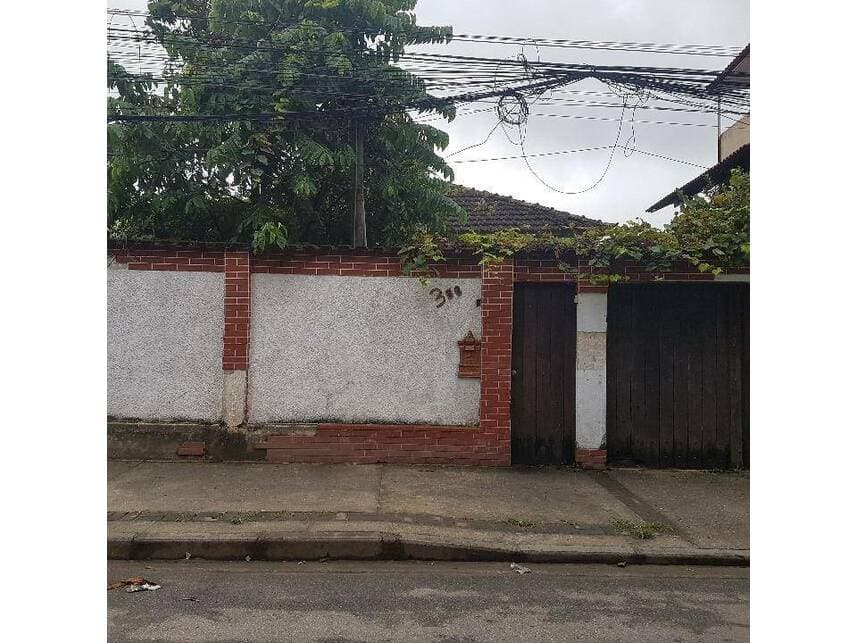 Casa em leilão em Rio De Janeiro - RJ — Casa à venda em leilão