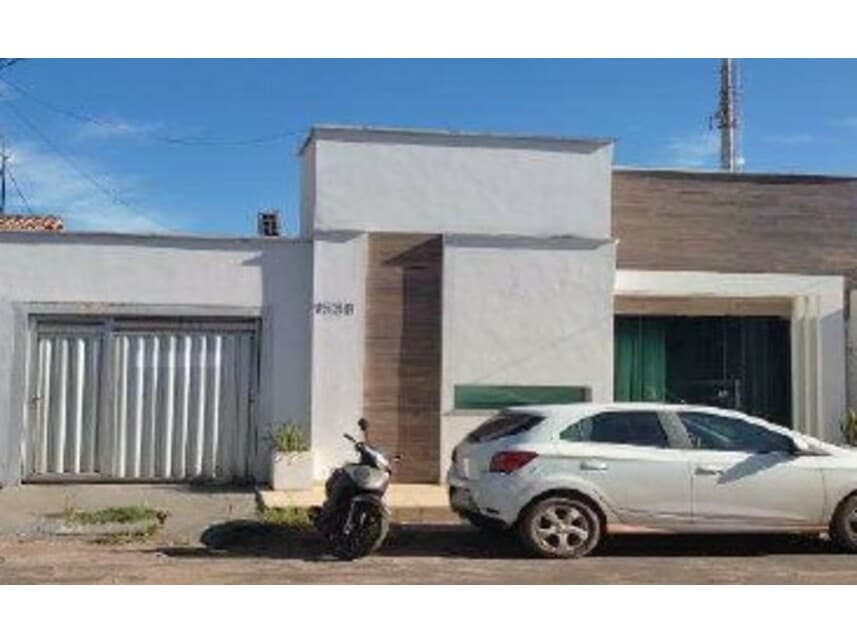 Casa em leilão em Imperatriz - MA — Casa à venda em leilão