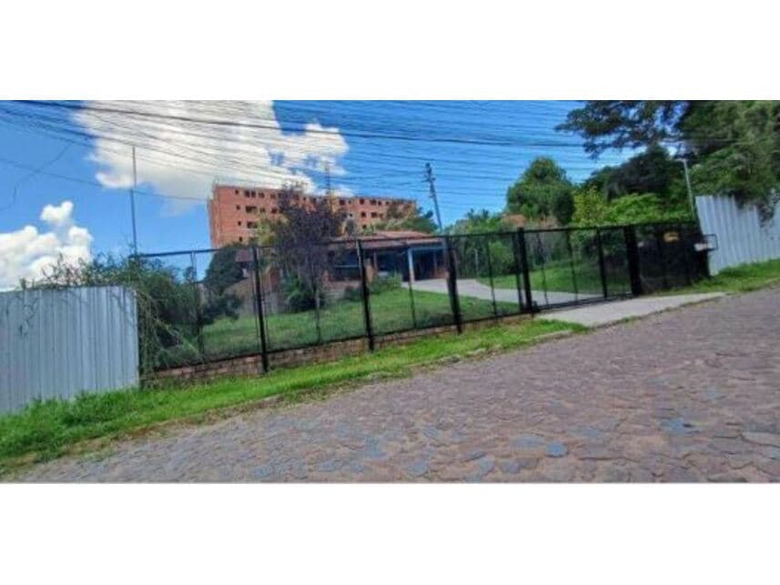 Foto 1 de 2: Casa em leilão em Viamão - RS — Casa à venda em leilão