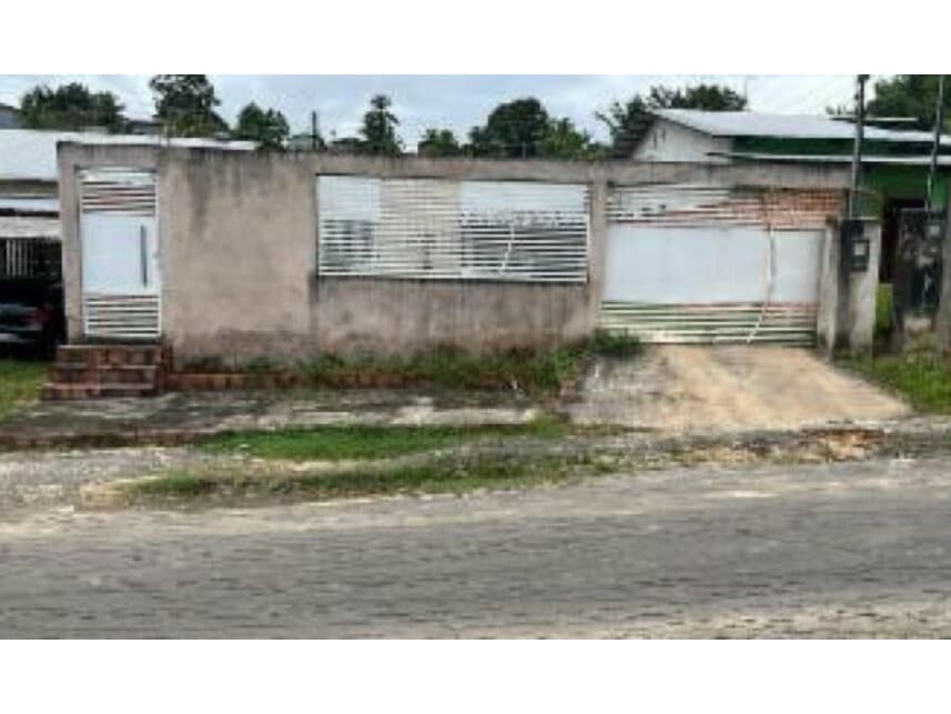 Casa em leilão em Cruzeiro Do Sul - AC — Casa à venda em leilão