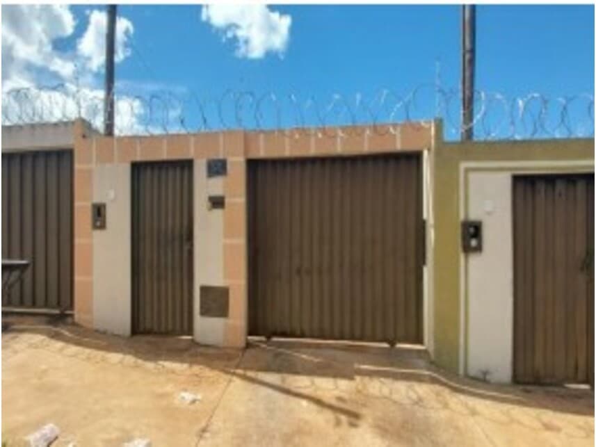 Casa em leilão em Itumbiara - GO — Casa à venda em leilão