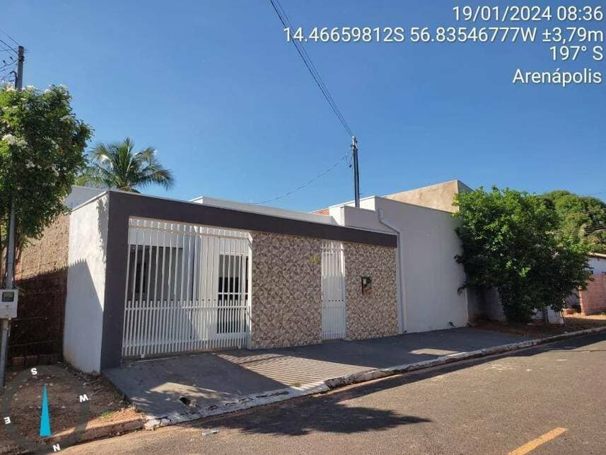Casa em leilão em Arenápolis - MT — Casa à venda em leilão