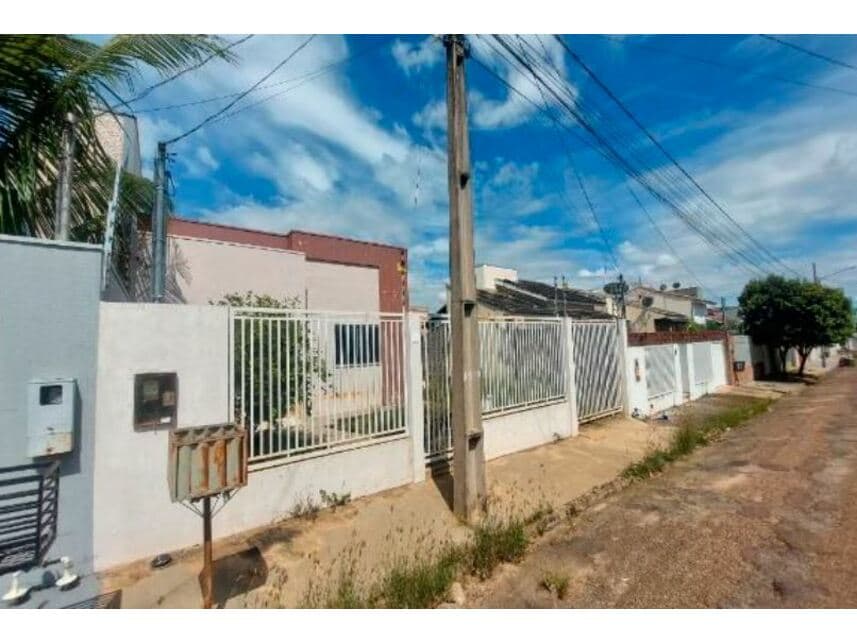 Foto 1 de 3: Casa em leilão em Primavera Do Leste - MT — Casa à venda em leilão