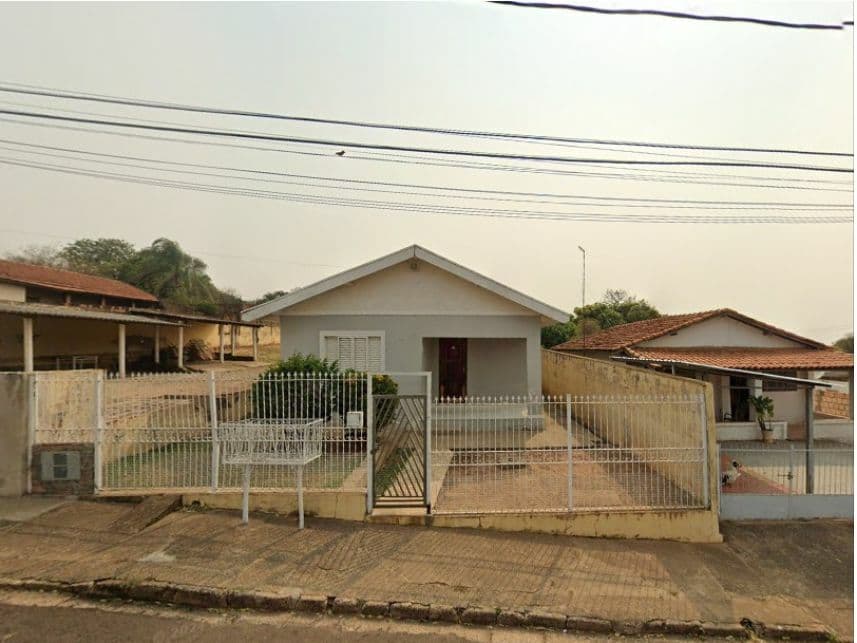 Casa em leilão em Álvaro De Carvalho - SP — Casa à venda em leilão