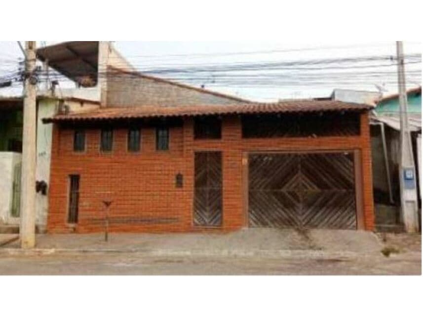 Casa em leilão em Suzano - SP — Casa à venda em leilão