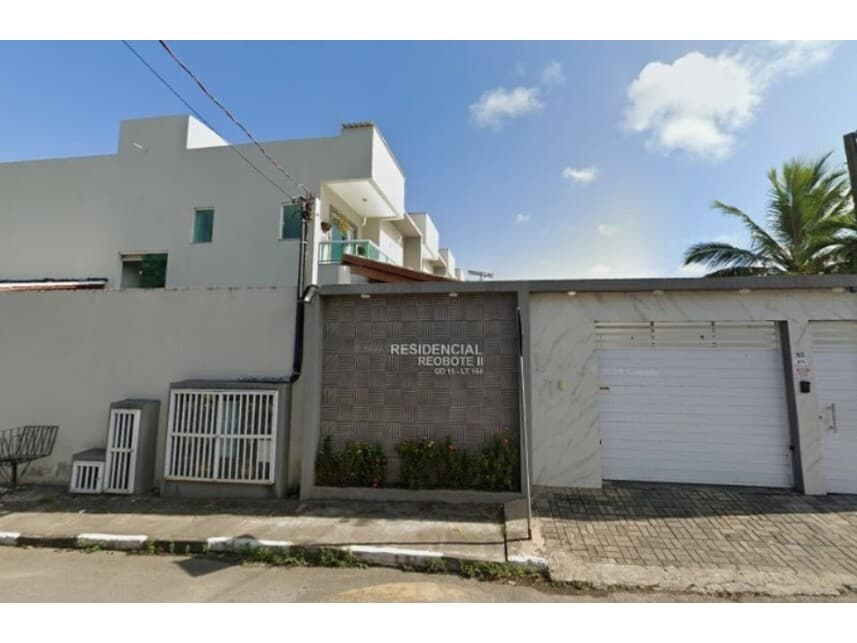 Foto 1 de 9: Casa em leilão em Lauro De Freitas - BA — Casa à venda em leilão