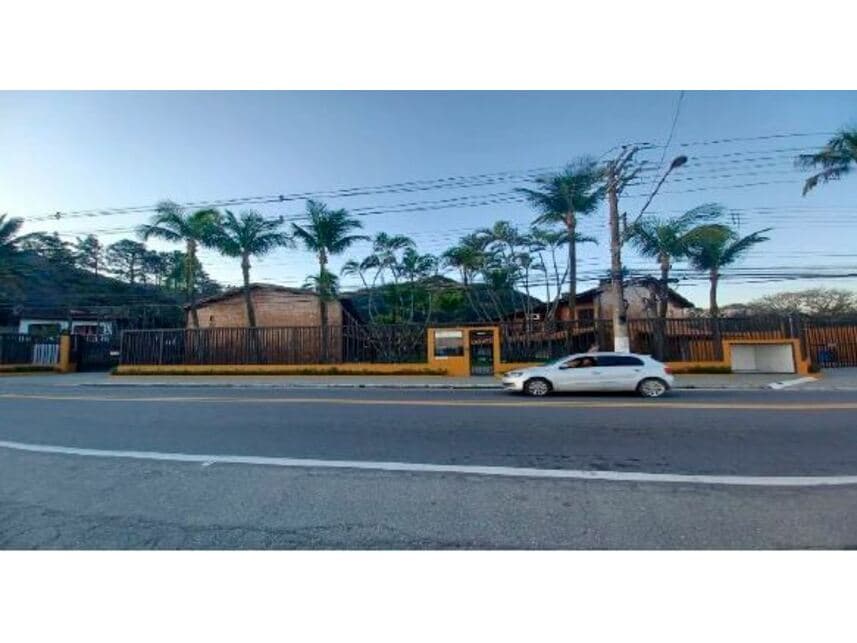 Foto 1 de 2: Casa em leilão em São Sebastião - SP — Sobrado à venda em leilão