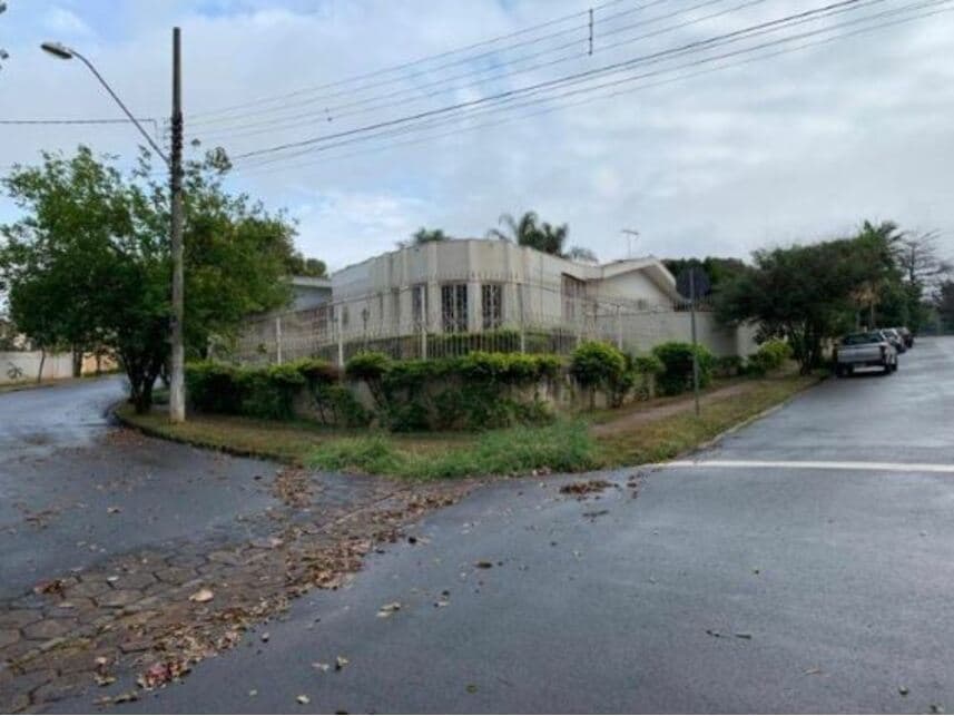 Casa em leilão em Ribeirão Preto - SP — Casa à venda em leilão