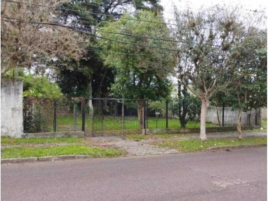 Casa em leilão em Porto Alegre - RS — Casa à venda em leilão