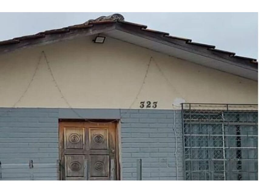Foto 2 de 2: Casa em leilão em Curitiba - PR — Casa à venda em leilão