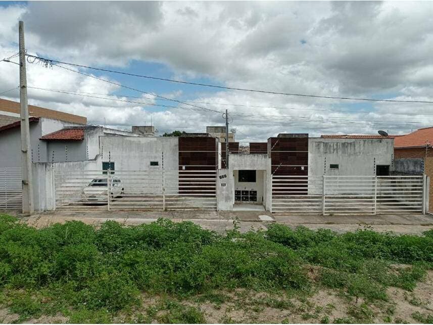Casa em leilão em Campina Grande - PB — Casa à venda em leilão