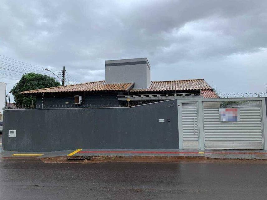 Foto 1 de 15: Casa em leilão em Campo Grande - MS — Casa à venda em leilão