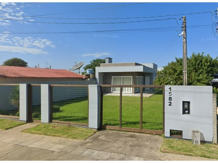 Casa em leilão em Arroio Do Sal - RS — Casa à venda em leilão