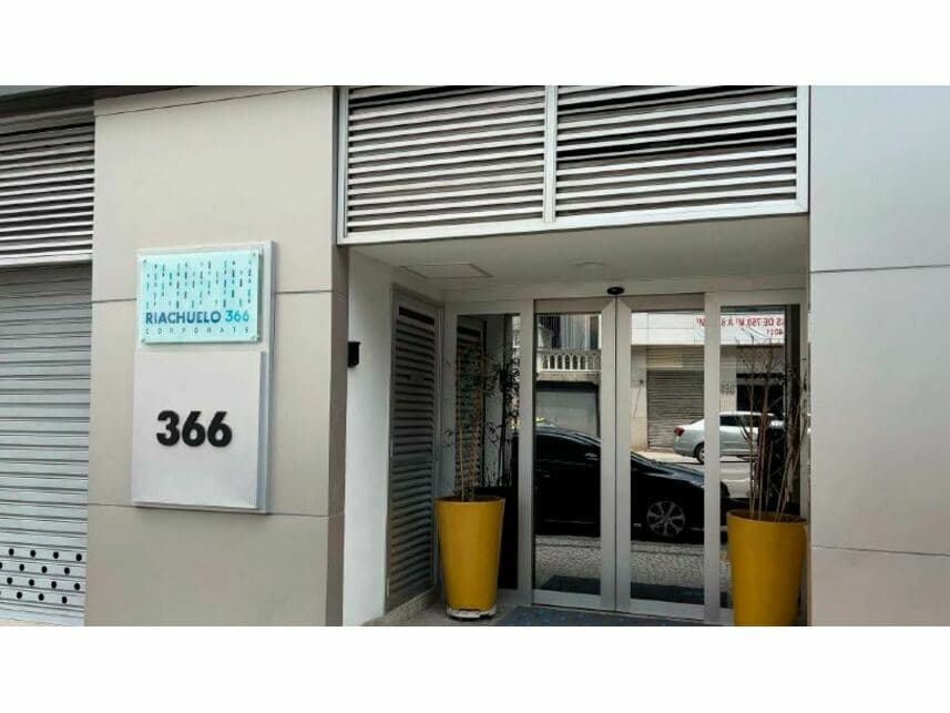 Comercial em leilão em Rio De Janeiro - RJ — Sala Comercial à venda em leilão