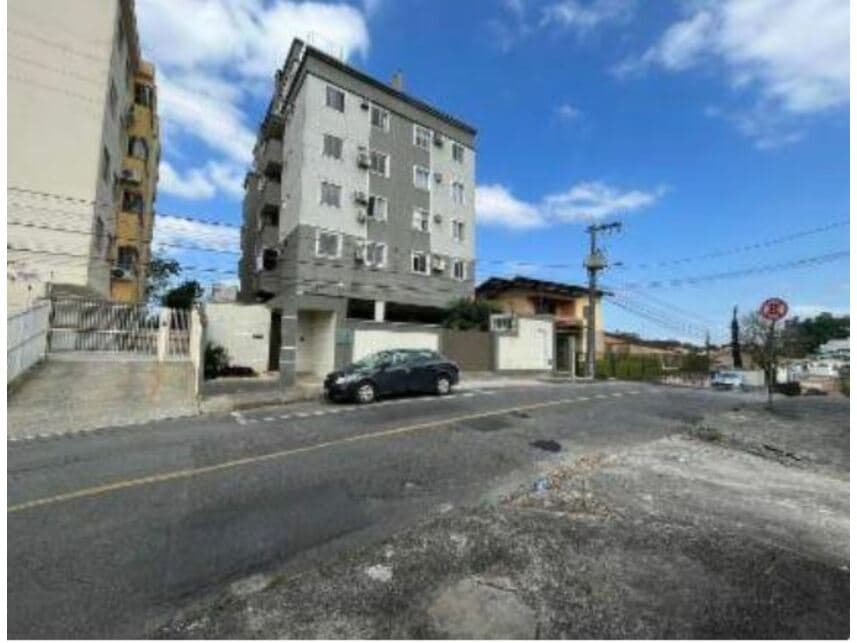 Apartamento em leilão em Joinville - SC — Apartamento à venda em leilão