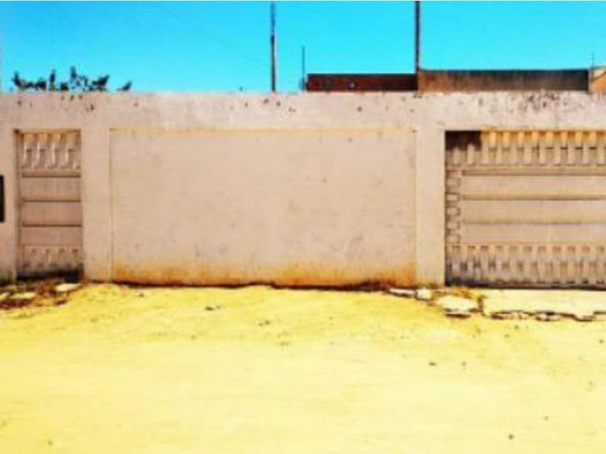 Casa em leilão em Serra Do Ramalho - BA — Casa à venda em leilão