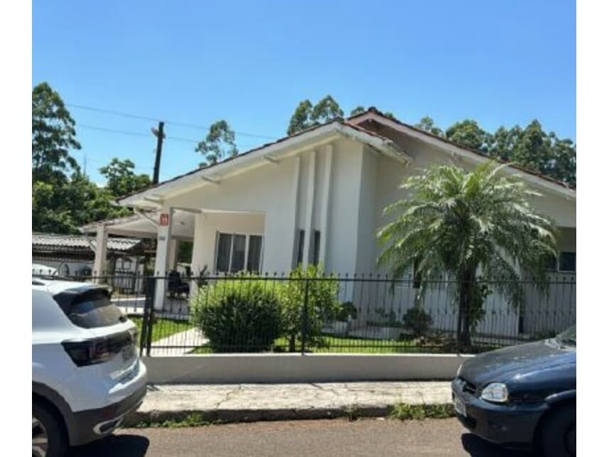 Casa em leilão em Concórdia - SC — Casa à venda em leilão