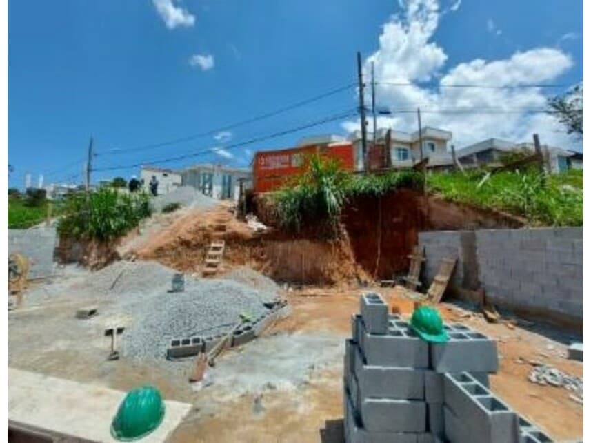 Casa em leilão em Cotia - SP — Casa à venda em leilão