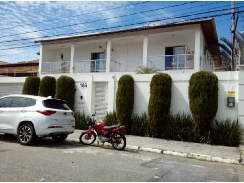 Foto 1 de 12: Casa em leilão em Campos Dos Goytacazes - RJ — Casa à venda em leilão