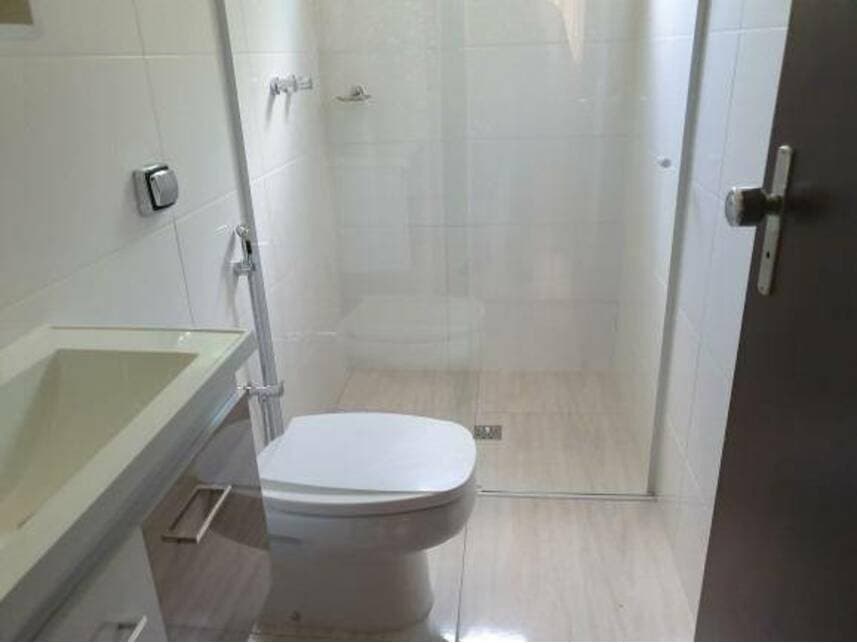 Foto 6 de 10: Casa em leilão em Bauru - SP — Casa à venda em leilão