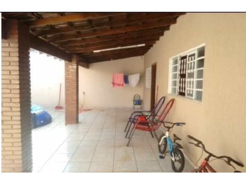 Foto 8 de 11: Casa em leilão em Londrina - PR — Casa à venda em leilão